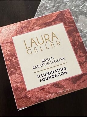 Laura Geller Baked Illuminating Foundation - Tan